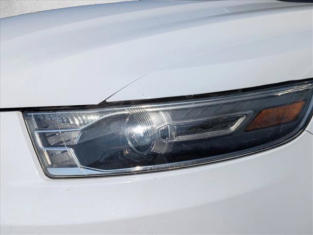 Certified 2017 Ford Taurus SE FWD image 2