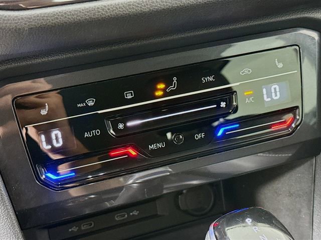 Used 2022 Volkswagen Tiguan SE image 15