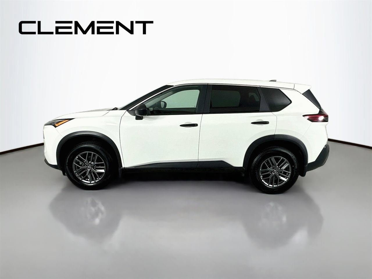 Used 2023 Nissan Rogue S AWD/4WD image 6