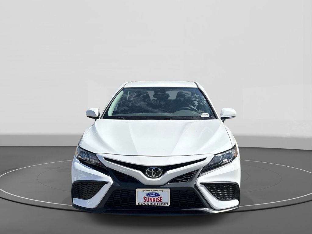 Used 2024 Toyota Camry SE FWD image 6