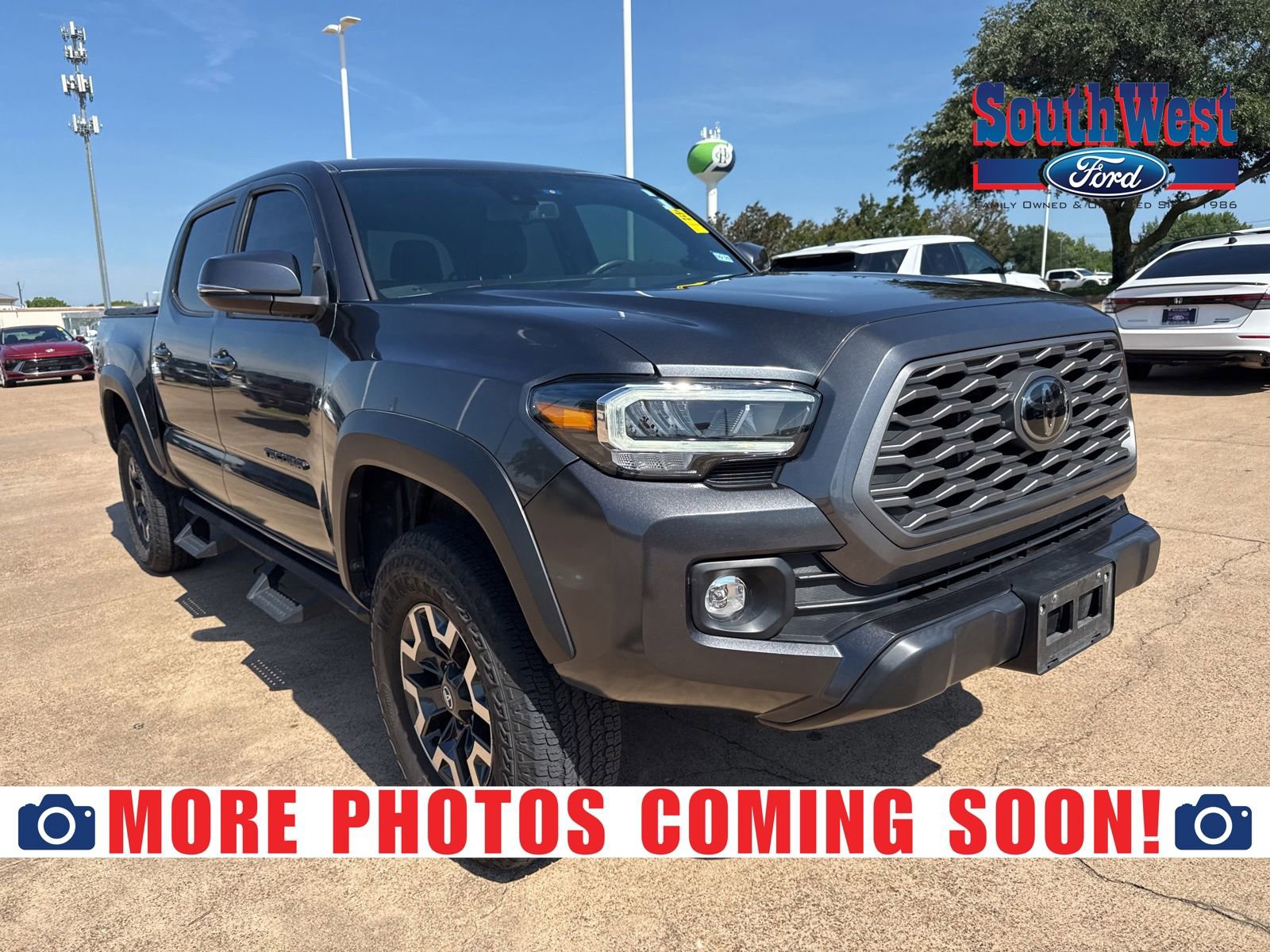 Used 2023 Toyota Tacoma TRD Off-Road AWD/4WD image 1