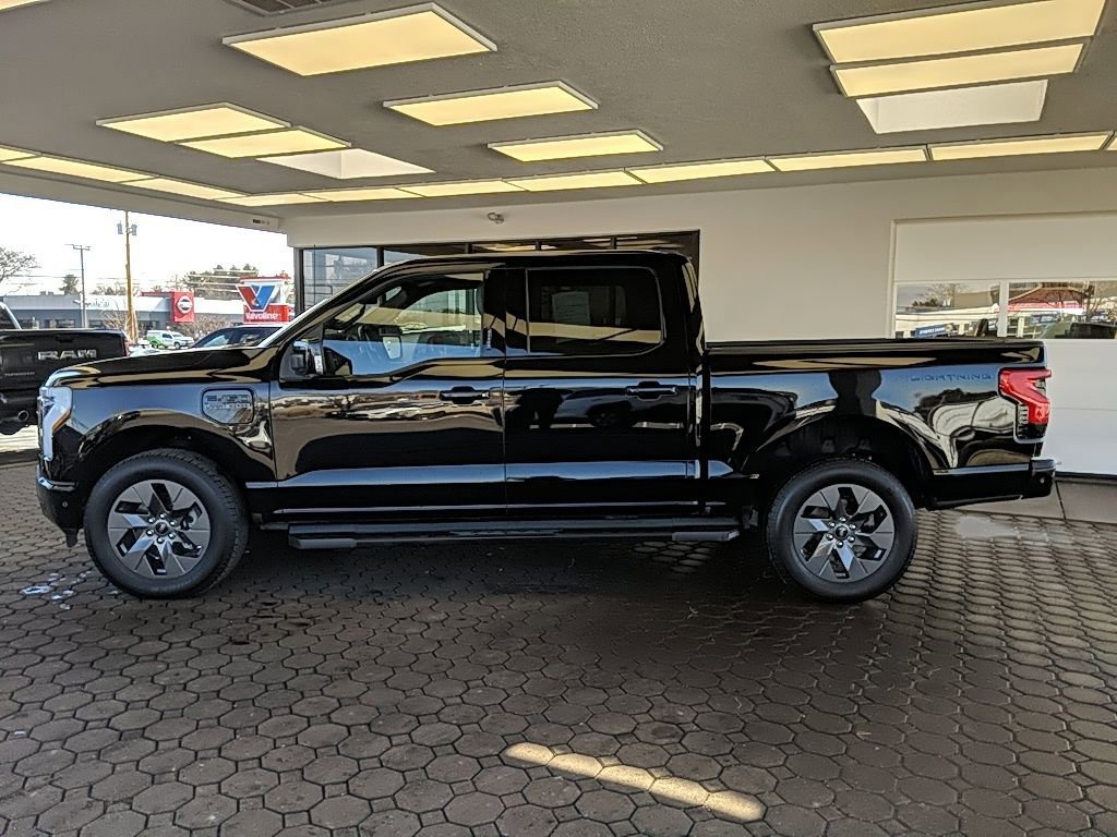 Certified 2022 Ford F150 Lightning Lariat image 6