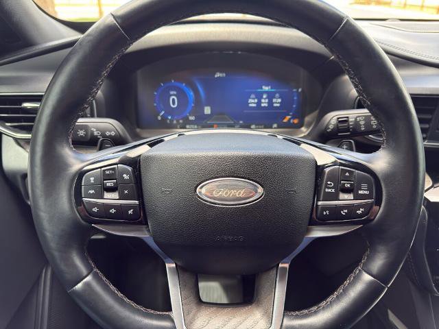 Certified 2021 Ford Explorer Platinum w/ Equipment Group 601A AWD/4WD image 16