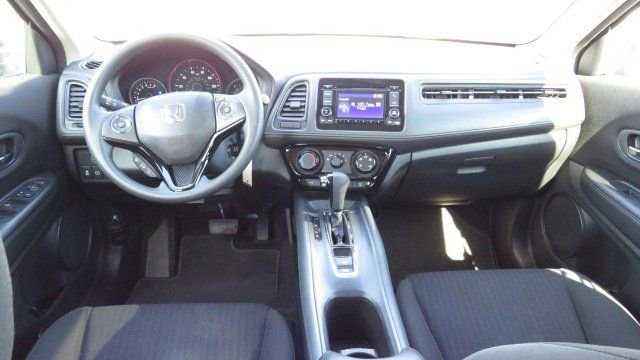 Used 2018 Honda HR-V LX image 9