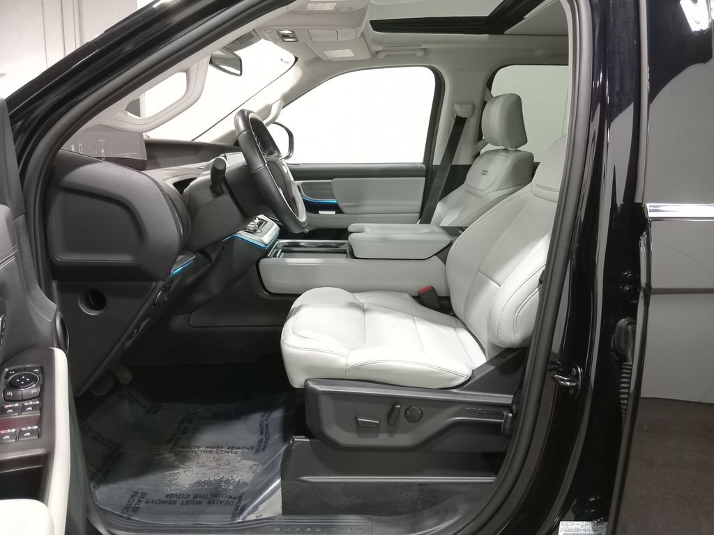Certified 2025 Ford Expedition Max Platinum w/ Driver's Package AWD/4WD image 18