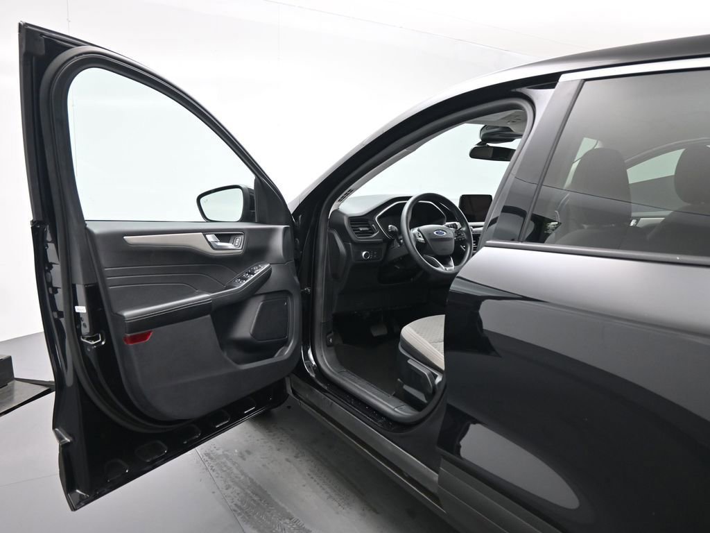 Certified 2021 Ford Escape SE image 37