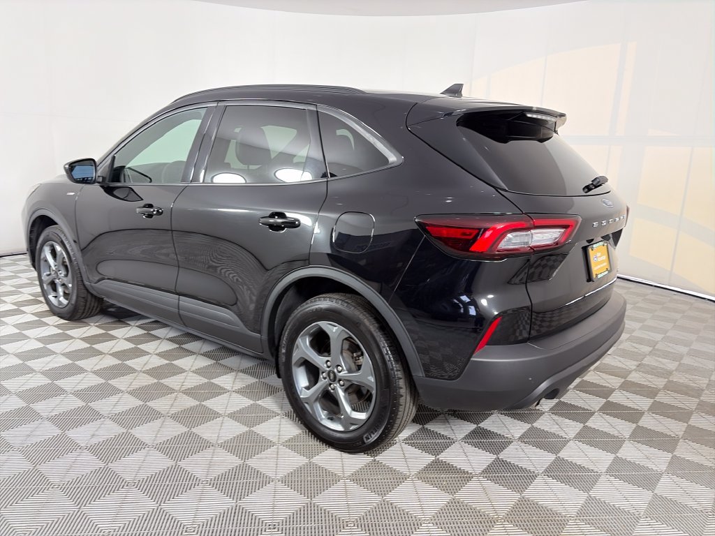 Certified 2025 Ford Escape ST-Line Select AWD/4WD image 5