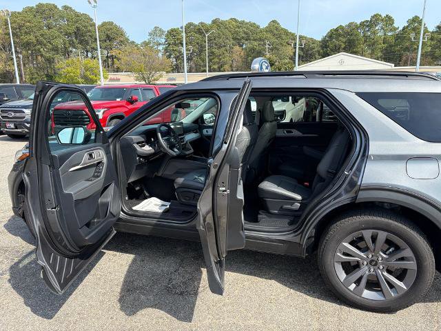 Certified 2025 Ford Explorer Active w/ Active Comfort Package image 11
