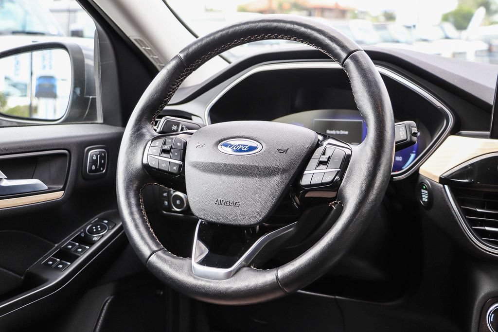 Certified 2022 Ford Escape Titanium w/ Titanium Premium Package FWD image 20