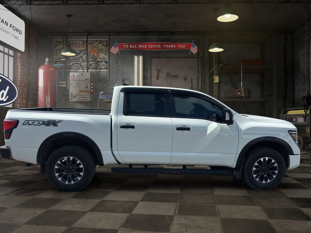 Used 2024 Nissan Titan PRO-4X w/ Pro-4x Convenience Package image 7