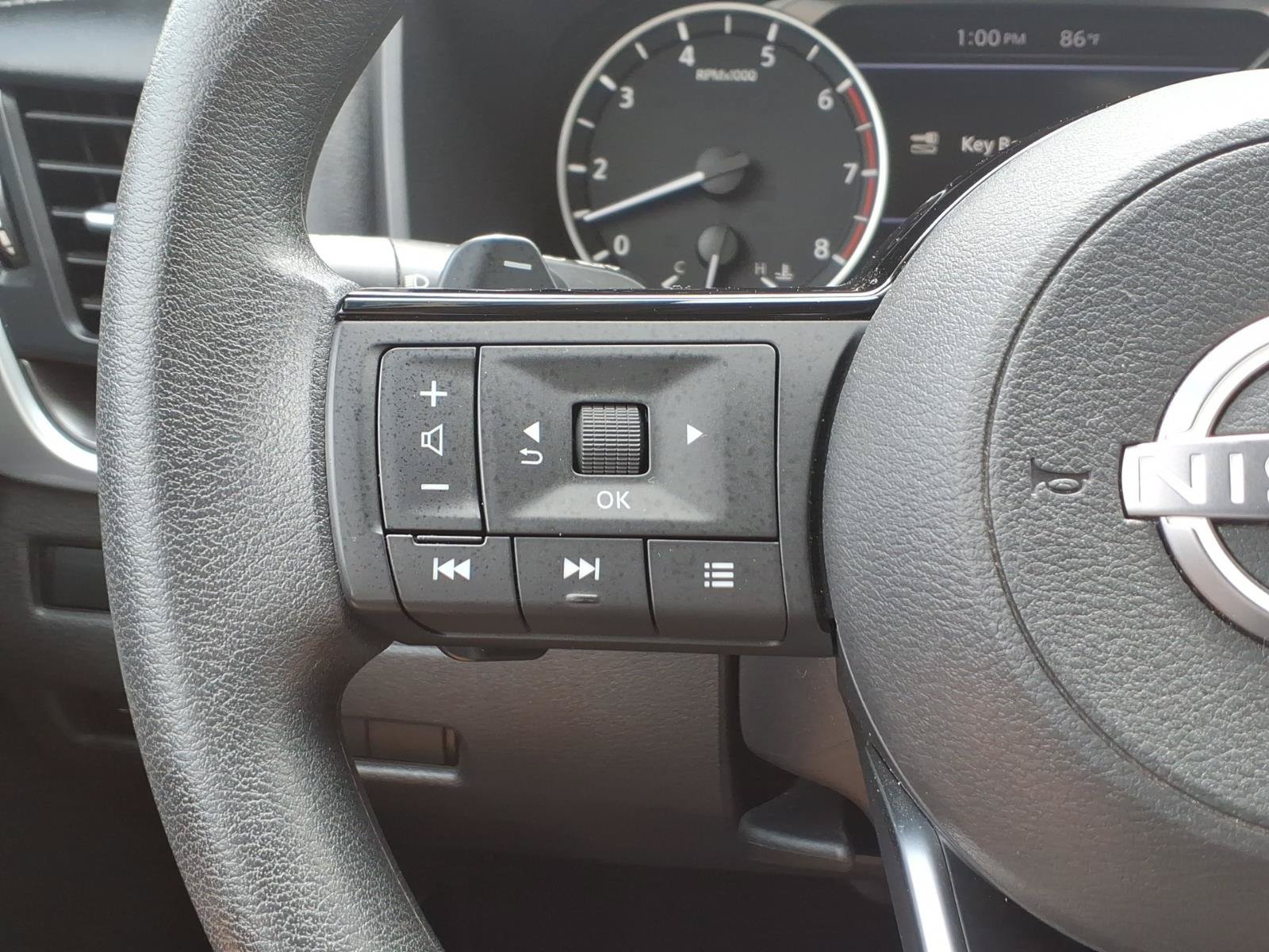 Used 2023 Nissan Rogue SV AWD/4WD image 14