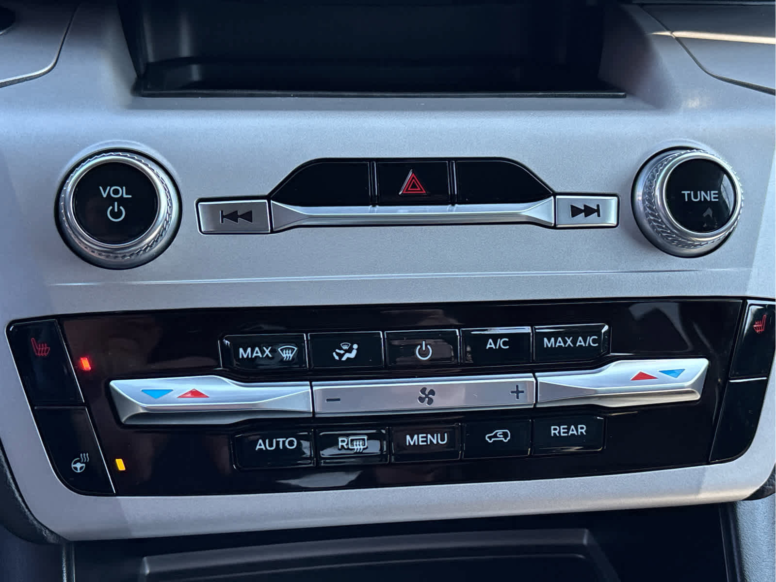 Certified 2023 Ford Explorer XLT w/ Equipment Group 202A image 22