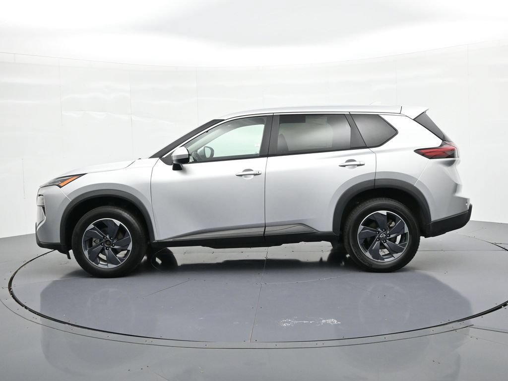 Used 2024 Nissan Rogue SV FWD image 9
