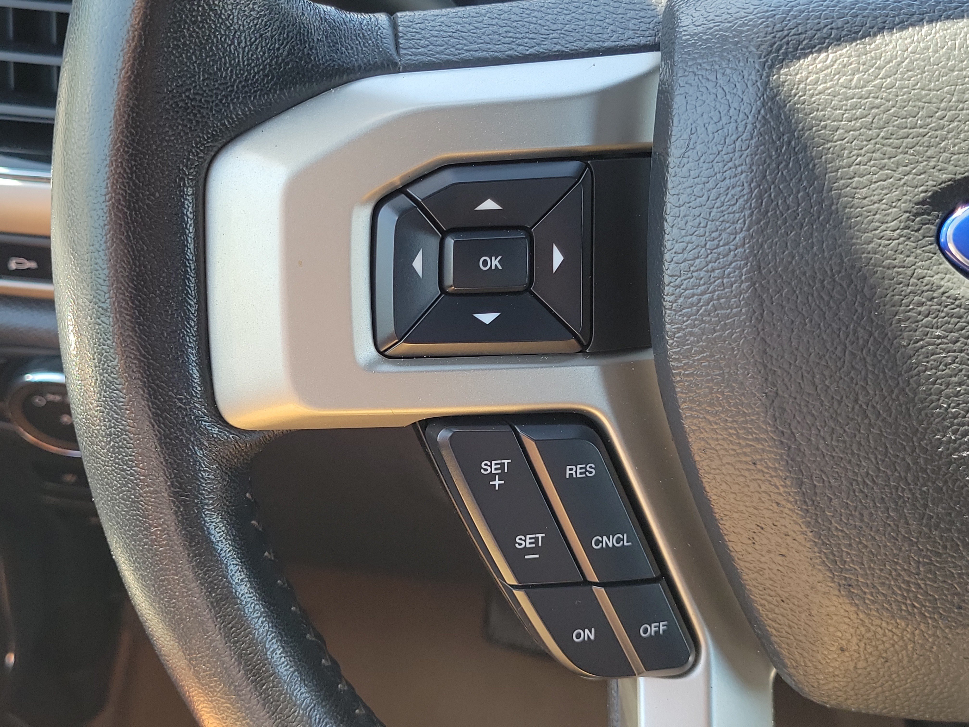 Certified 2022 Ford F250 Lariat w/ Lariat Ultimate Package AWD/4WD image 24