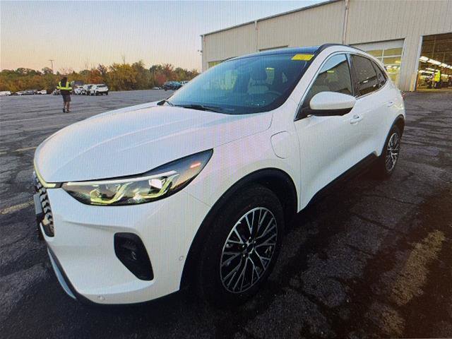 Certified 2023 Ford Escape SE w/ PHEV Premium Package FWD image 17