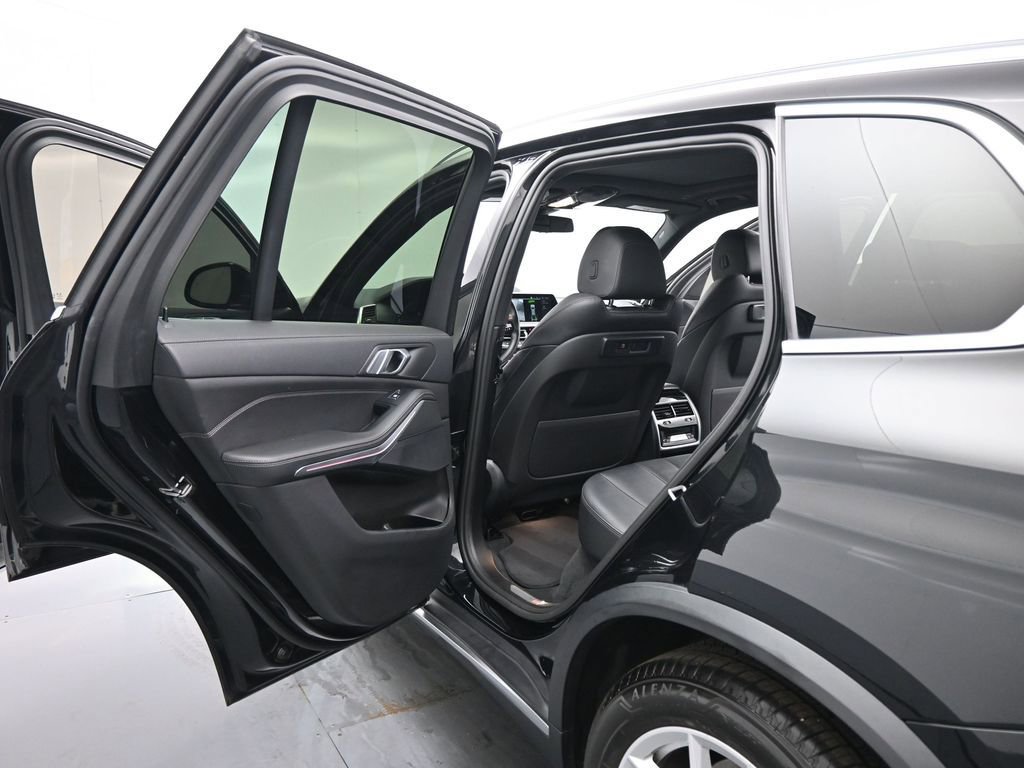 Used 2021 BMW X5 sDrive40i w/ Convenience Package image 20