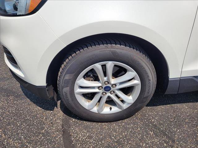 Certified 2020 Ford Edge SEL w/ Convenience Package AWD/4WD image 2