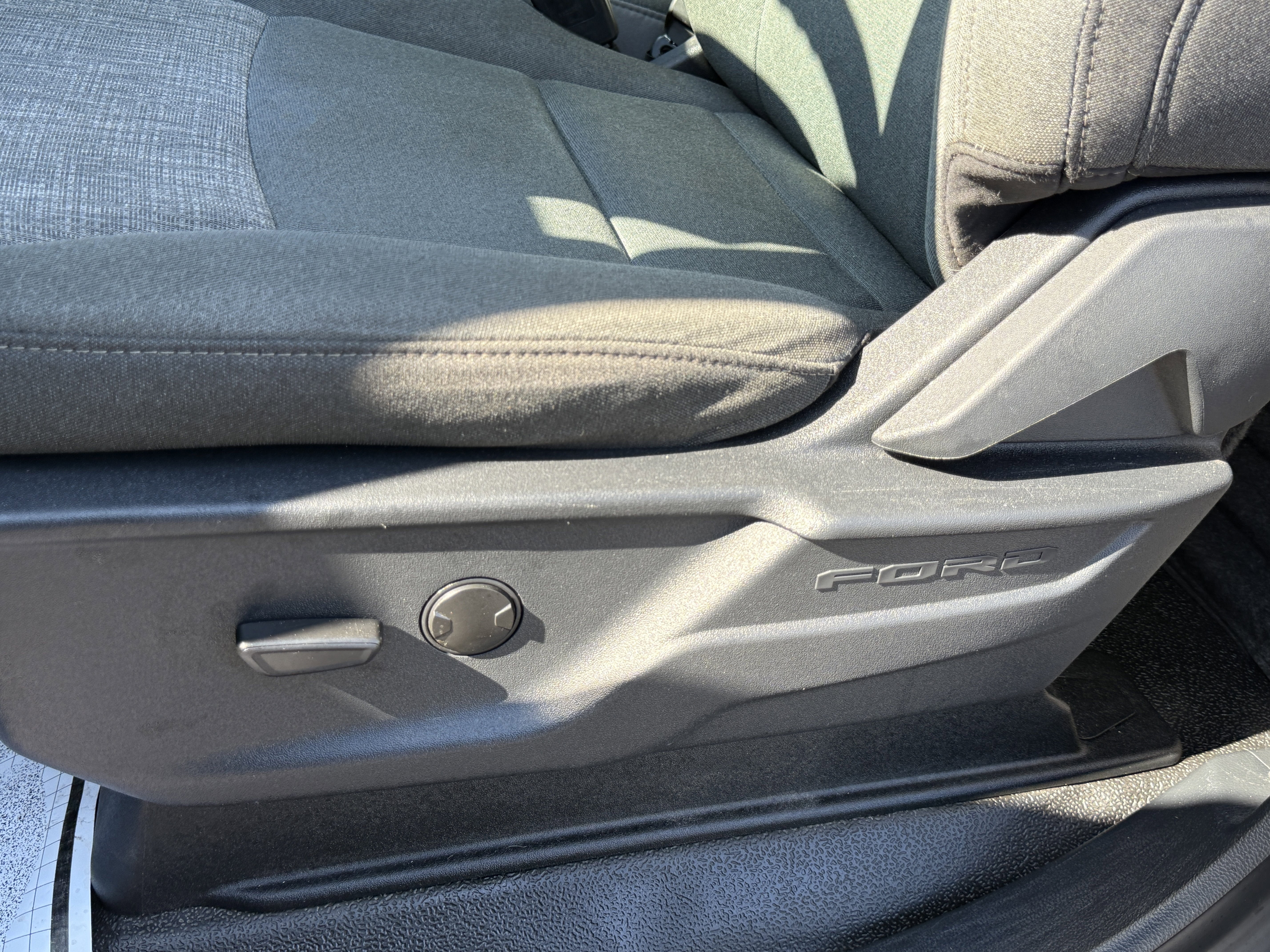 Certified 2023 Ford F350 XLT w/ FX4 Off-Road Package image 18