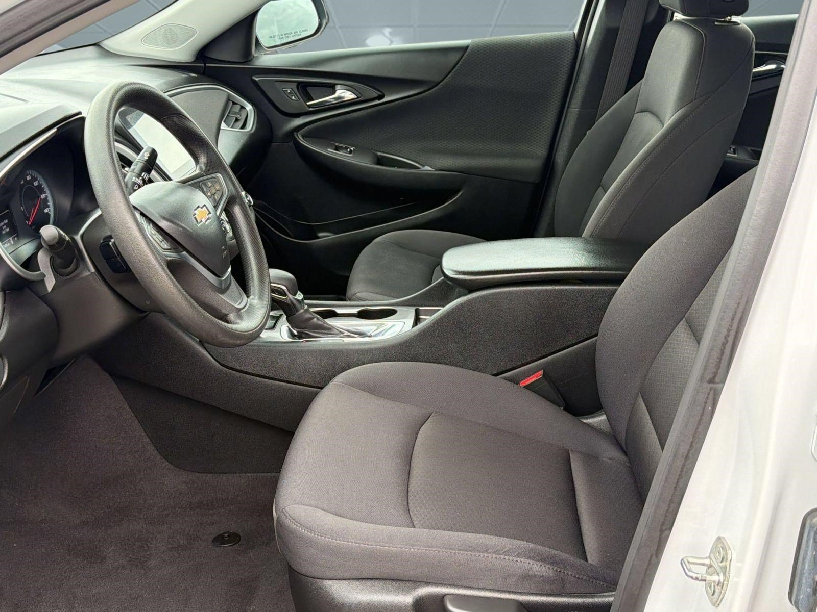 Used 2022 Chevrolet Malibu LS FWD image 5