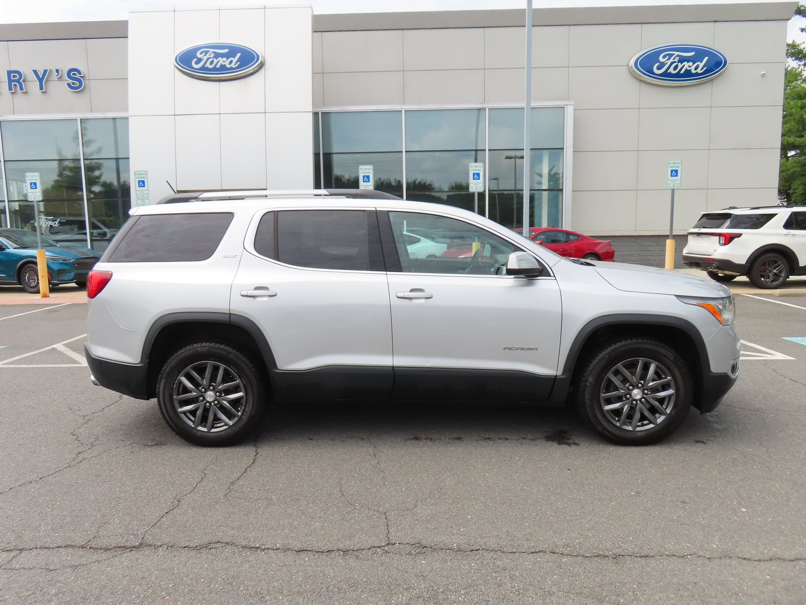 Used 2019 GMC Acadia SLT AWD/4WD image 4