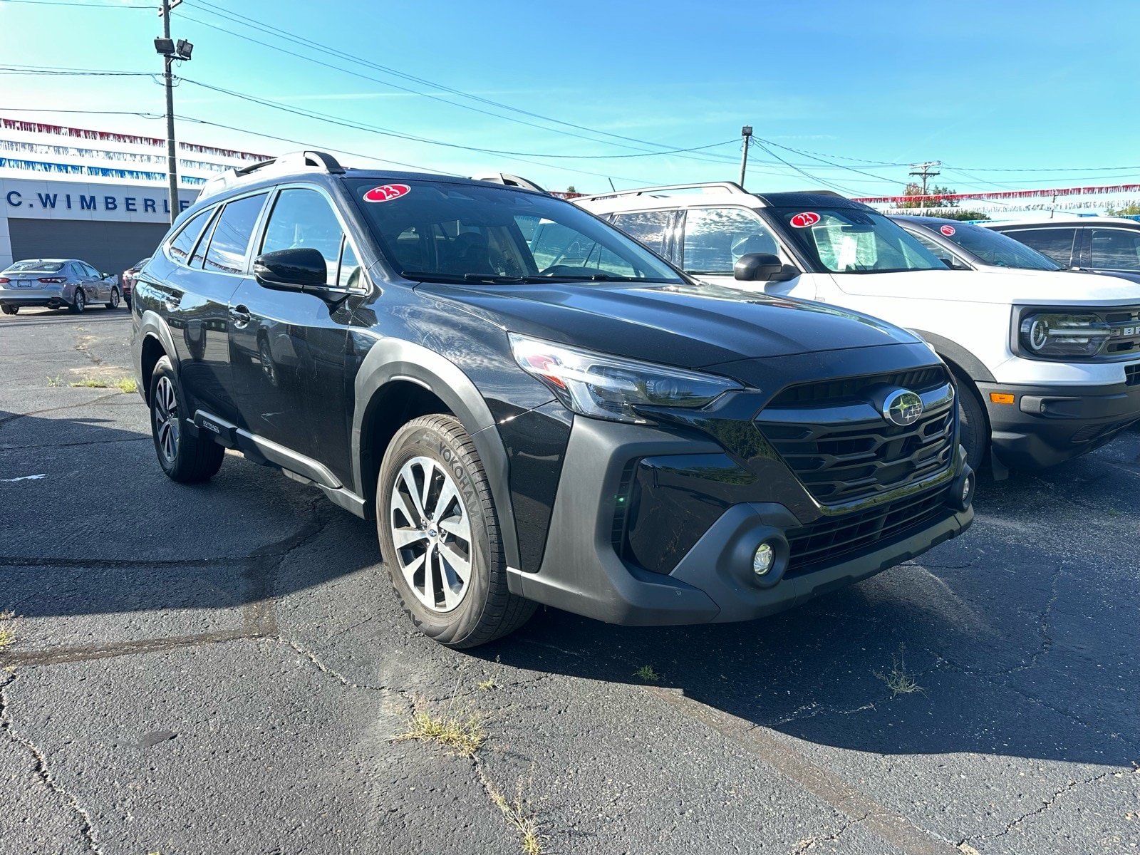 Used 2023 Subaru Outback Premium AWD/4WD image 1