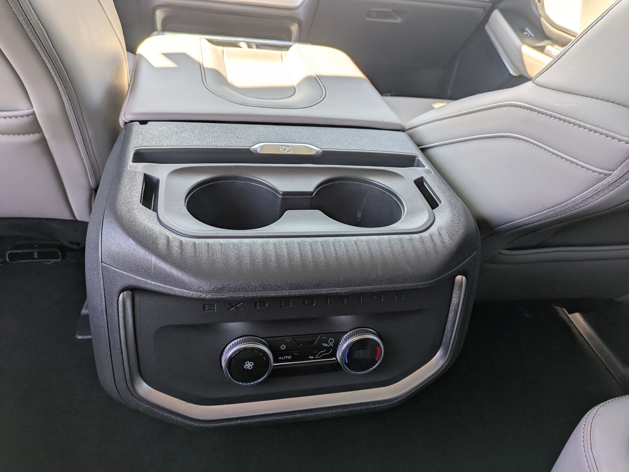 Certified 2025 Ford Expedition Active image 33