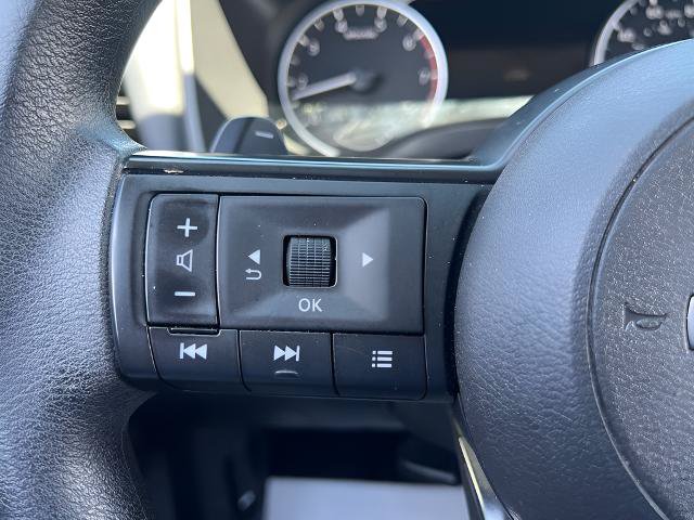 Used 2024 Nissan Rogue SV AWD/4WD image 15