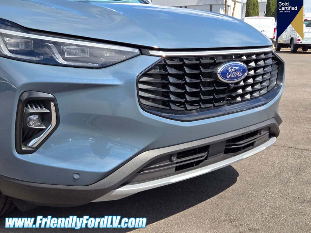 Certified 2023 Ford Escape Platinum w/ Premium Technology Package AWD/4WD image 2