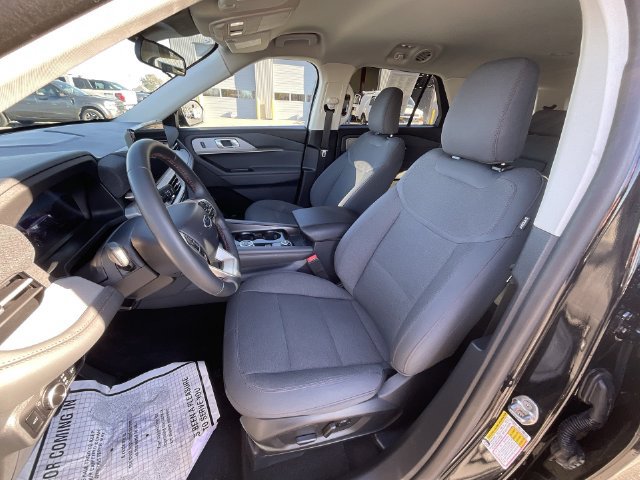 Certified 2025 Ford Explorer Active AWD/4WD image 12