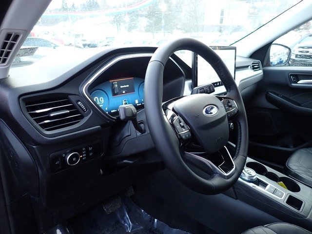 Certified 2024 Ford Escape Platinum w/ Premium Technology Package image 14