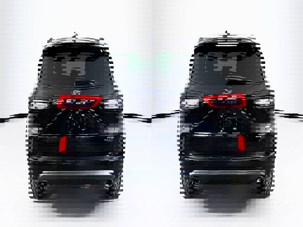 Certified 2023 Ford Escape ST-Line image 5