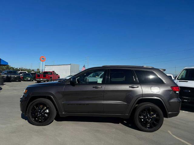 Used 2021 Jeep Grand Cherokee Laredo X image 4