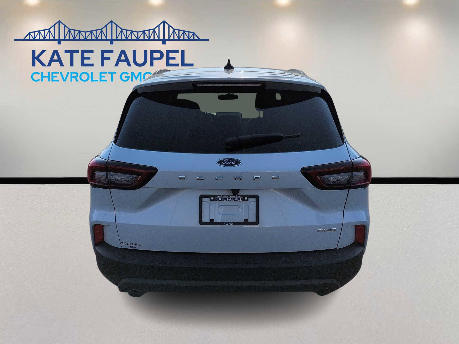 Certified 2025 Ford Escape ST-Line w/ Tech Pack #1 AWD/4WD image 3