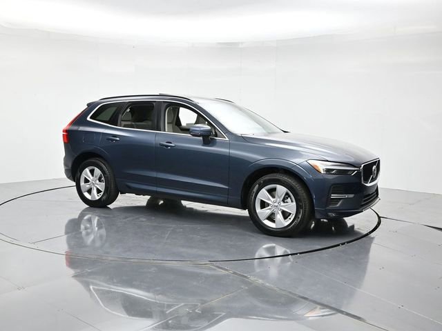 Used 2022 Volvo XC60 B5 Momentum image 3