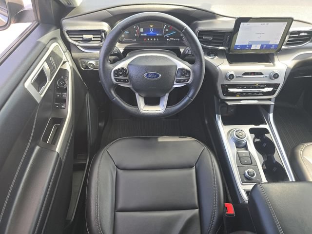 Certified 2022 Ford Explorer XLT w/ Equipment Group 202A AWD/4WD image 25