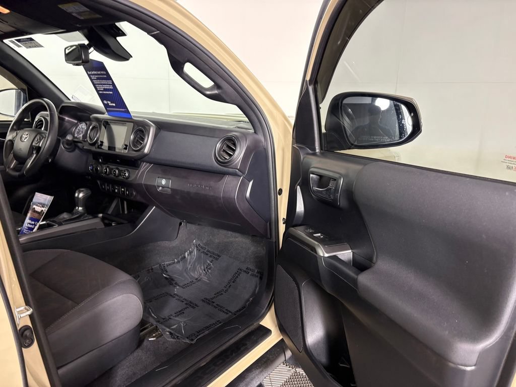 Used 2018 Toyota Tacoma TRD Sport w/ Technology Package AWD/4WD image 33