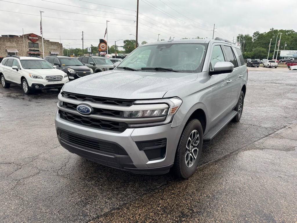 Certified 2024 Ford Expedition XLT AWD/4WD image 3