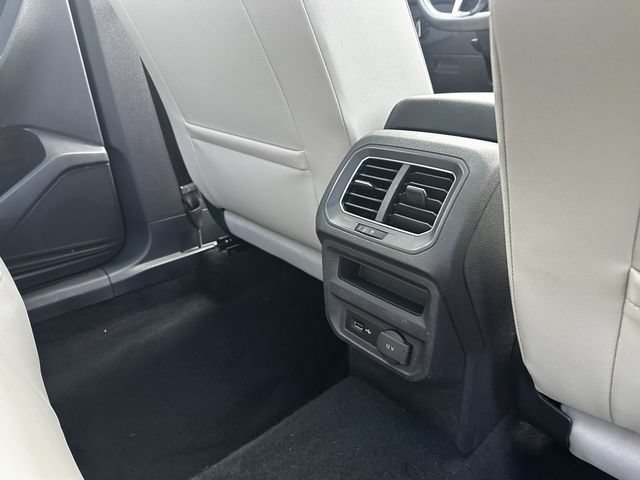Used 2018 Volkswagen Tiguan SEL AWD/4WD image 39