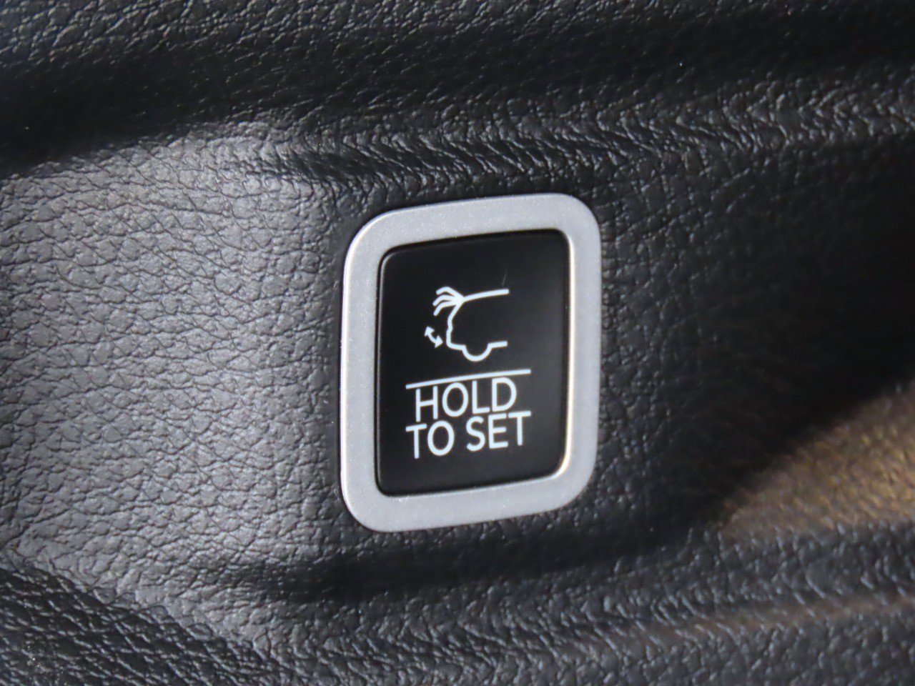 Used 2022 Jeep Grand Cherokee L Limited image 14