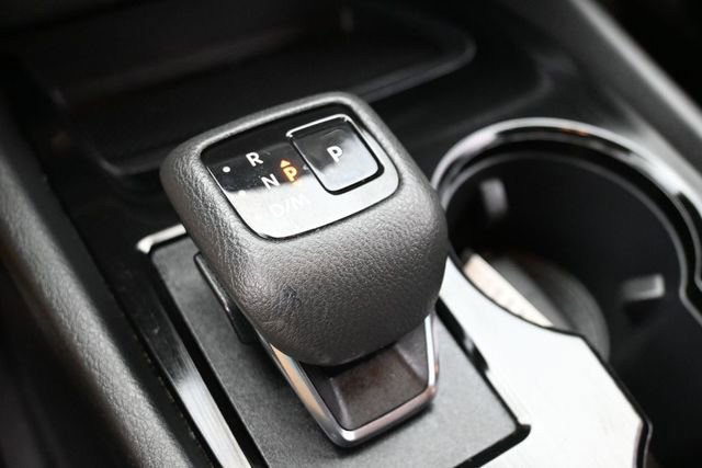 Used 2023 Nissan Rogue SV AWD/4WD image 22