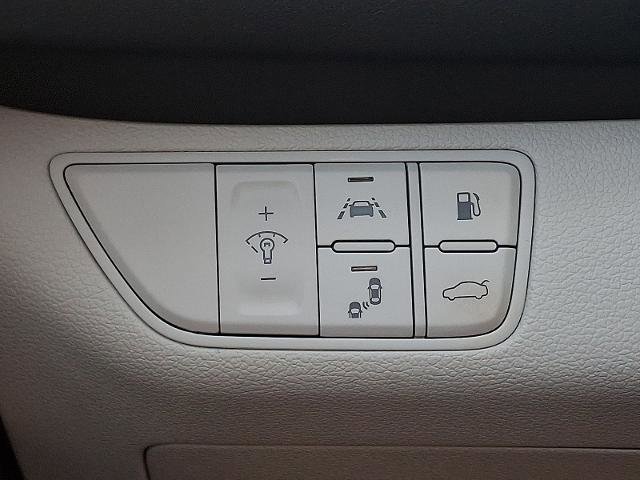 Used 2021 Genesis G70 3.3T image 22