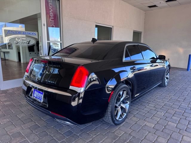 Used 2018 Chrysler 300 Touring RWD image 5