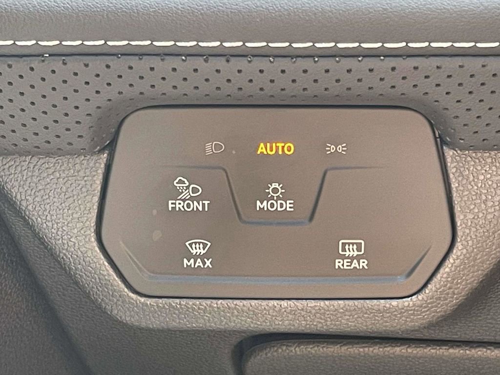 Used 2024 Volkswagen Atlas Cross Sport SE FWD image 26