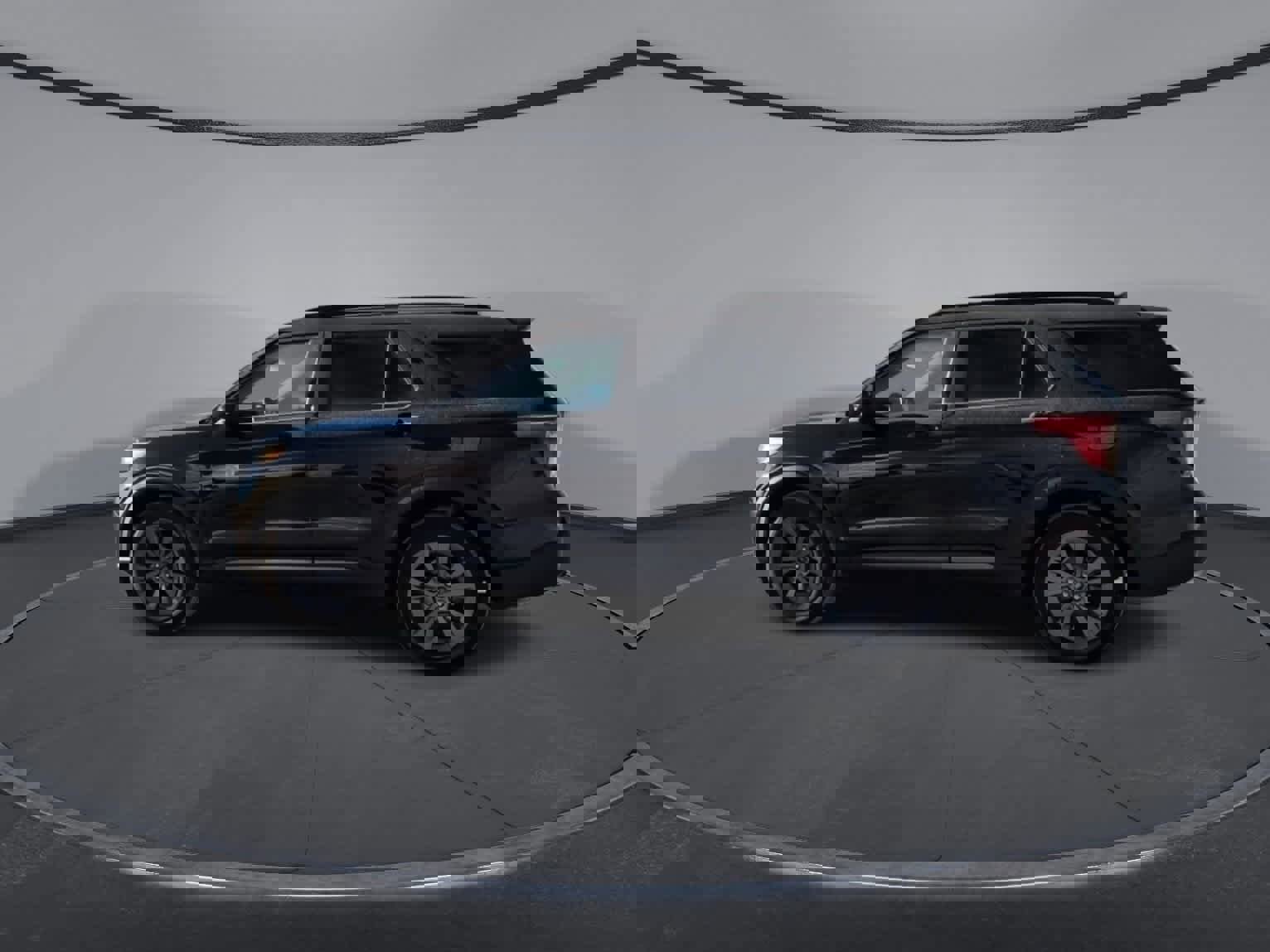 Certified 2022 Ford Explorer XLT w/ Equipment Group 202A image 6