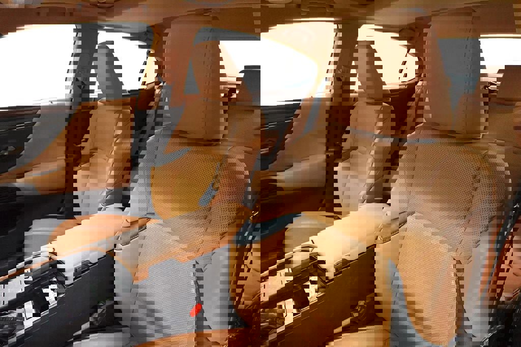 Used 2022 Lexus ES 250 w/ Premium Package image 11