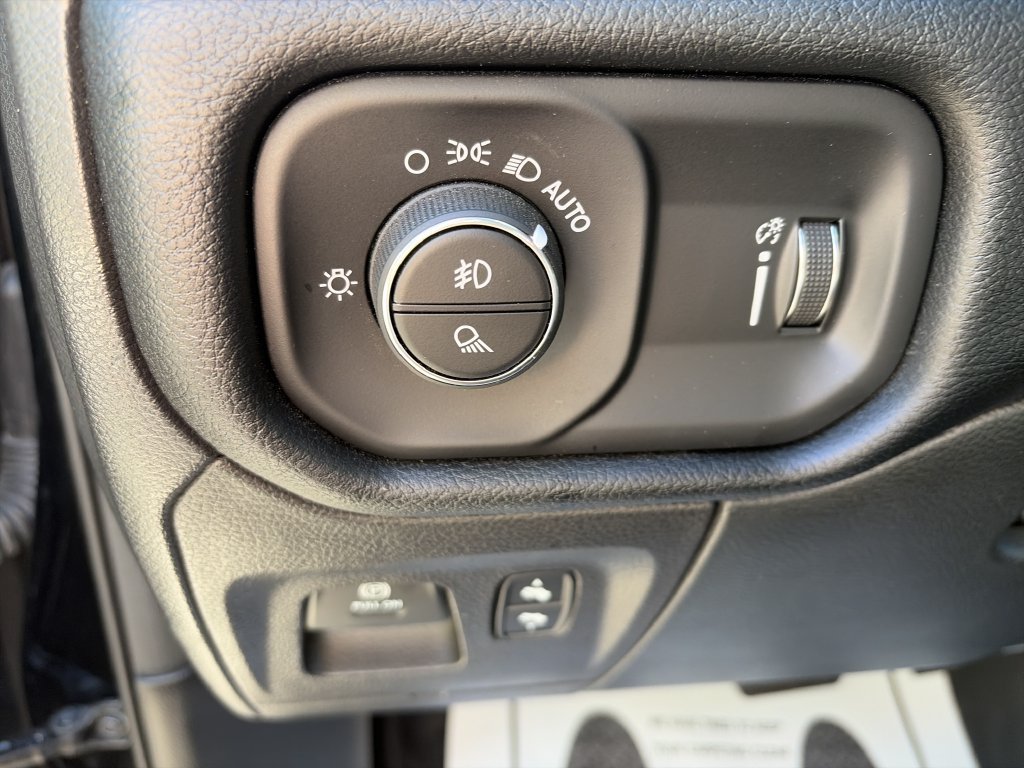 Used 2022 RAM 1500 Big Horn AWD/4WD image 19