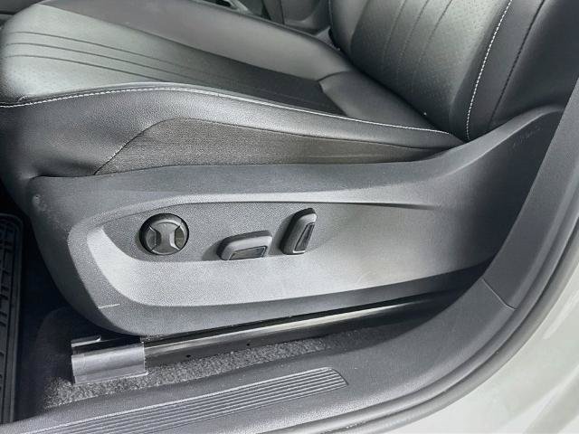 Used 2023 Volkswagen Tiguan SE AWD/4WD image 19