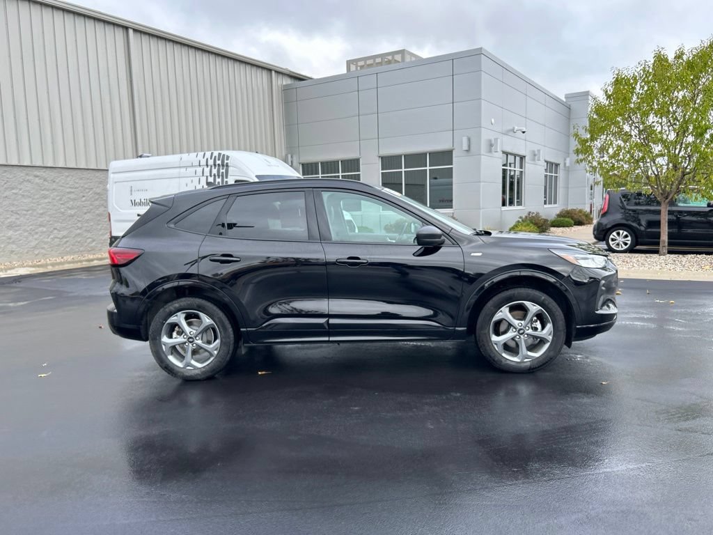Certified 2024 Ford Escape ST-Line AWD/4WD image 6