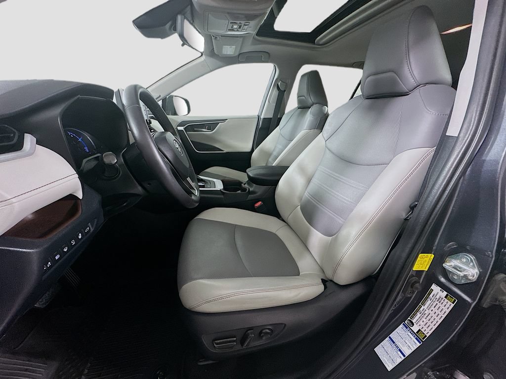 Used 2020 Toyota RAV4 Limited AWD/4WD image 23