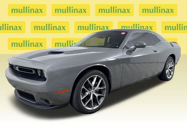 Used 2023 Dodge Challenger SXT w/ Plus Package RWD image 15